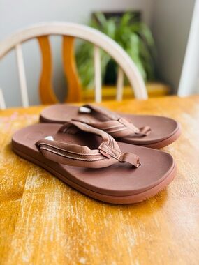 Chaco Chillos Flip Flop in terracotta womens size 9